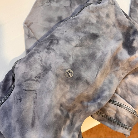 Lululemon Tie Dye leggings - Picture 4 of 7